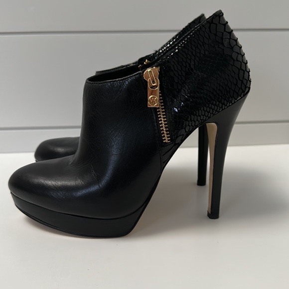 MICHAEL Michael Kors black Booties - Picture 6 of 9